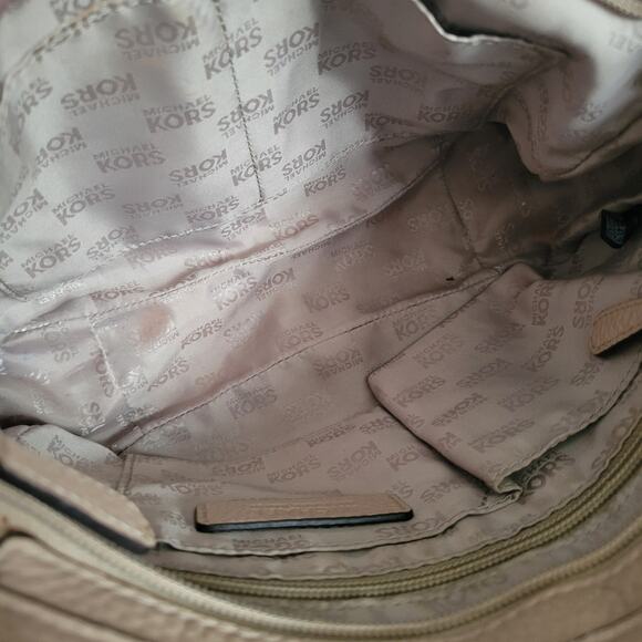 Michael Kors MK Hallie Beige Tan Gold Pebbled Leather Crossbody Purse Bag - Picture 5 of 15